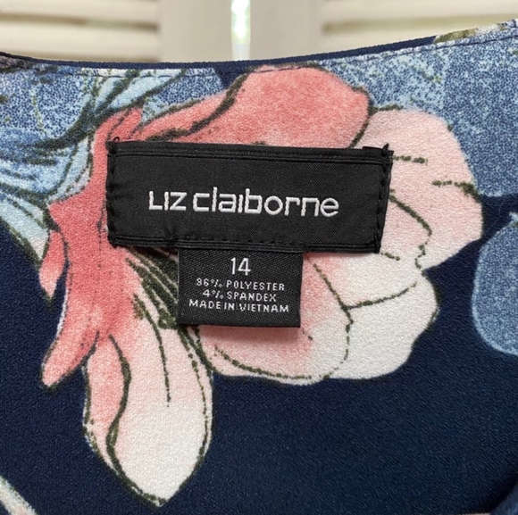 Dress🌸 - Picture 3 of 4